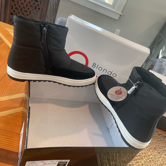 Blondo Samarie Waterproof Quilted Platform Boots - Size 9.5 - Picture 3 of 4